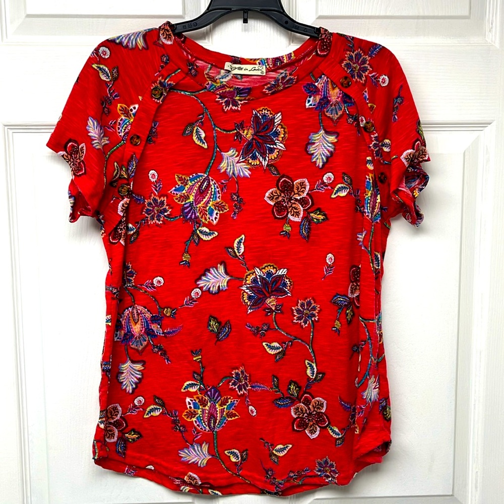 All In Love short sleeve top